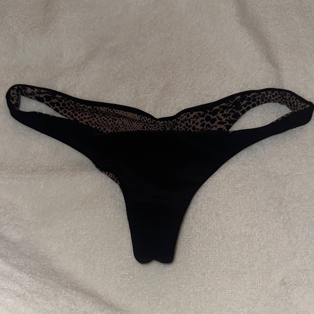 acacia bottoms
